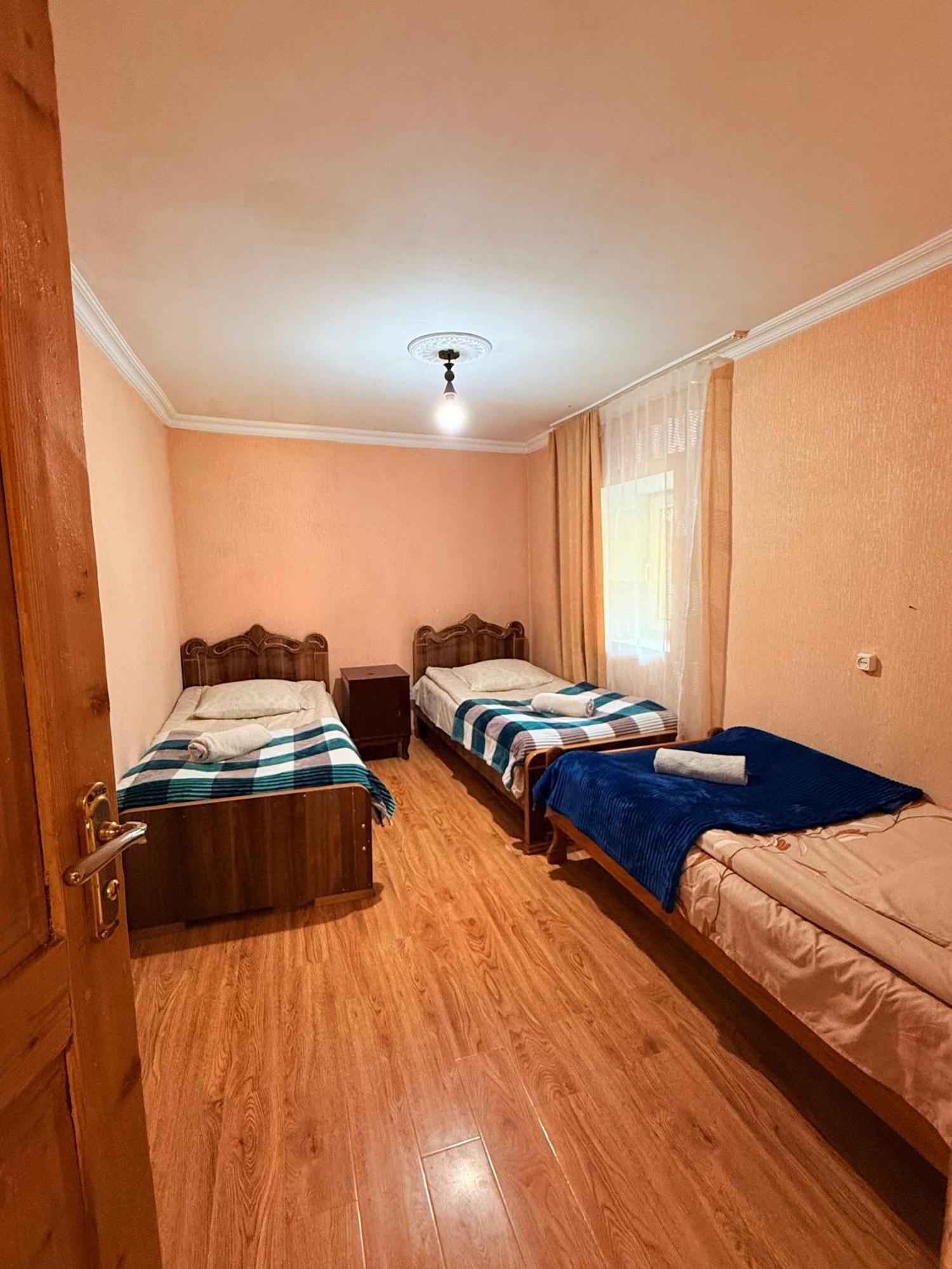 Hotel Nizharadze'S Tower Uschguli Exterior foto